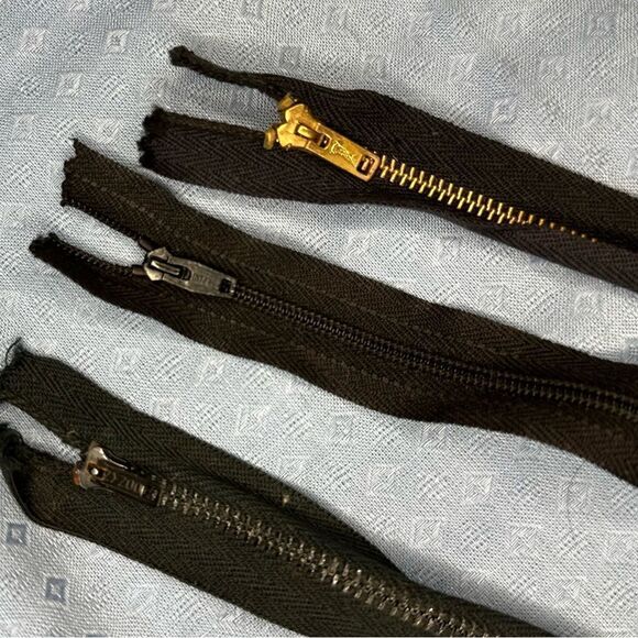 Vintage 60s Selection of 12 unused black zips mostly 7” - Picture 9 of 10